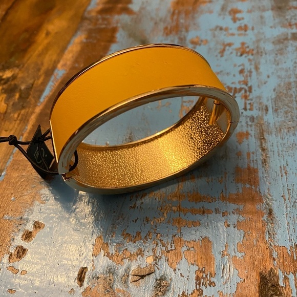 nOir Hinged Cuff Bracelet - Picture 4 of 7